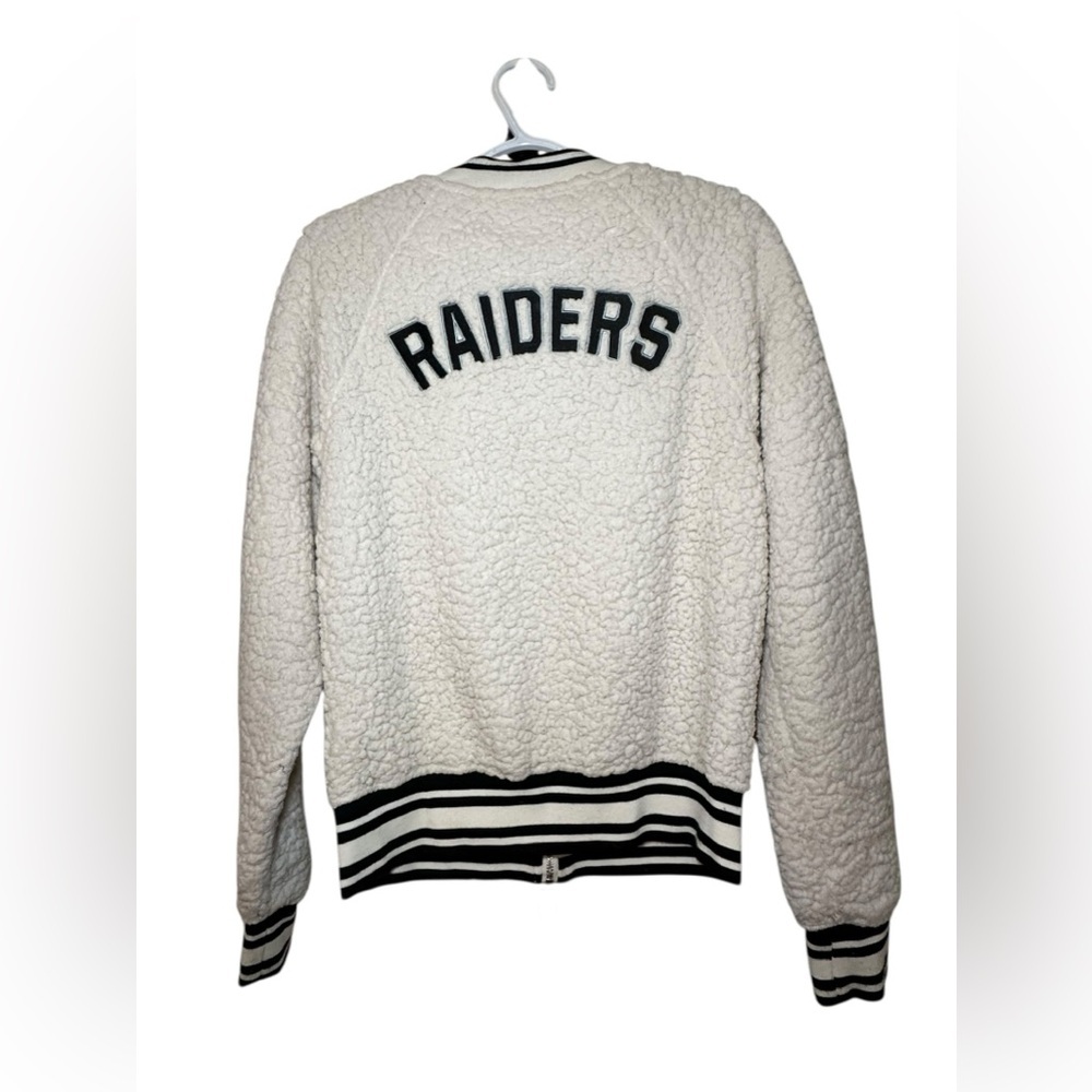 Las Vegas Raiders New Era Women's Sherpa Full-Zip Jacket Cream Medium - Picture 2 of 3